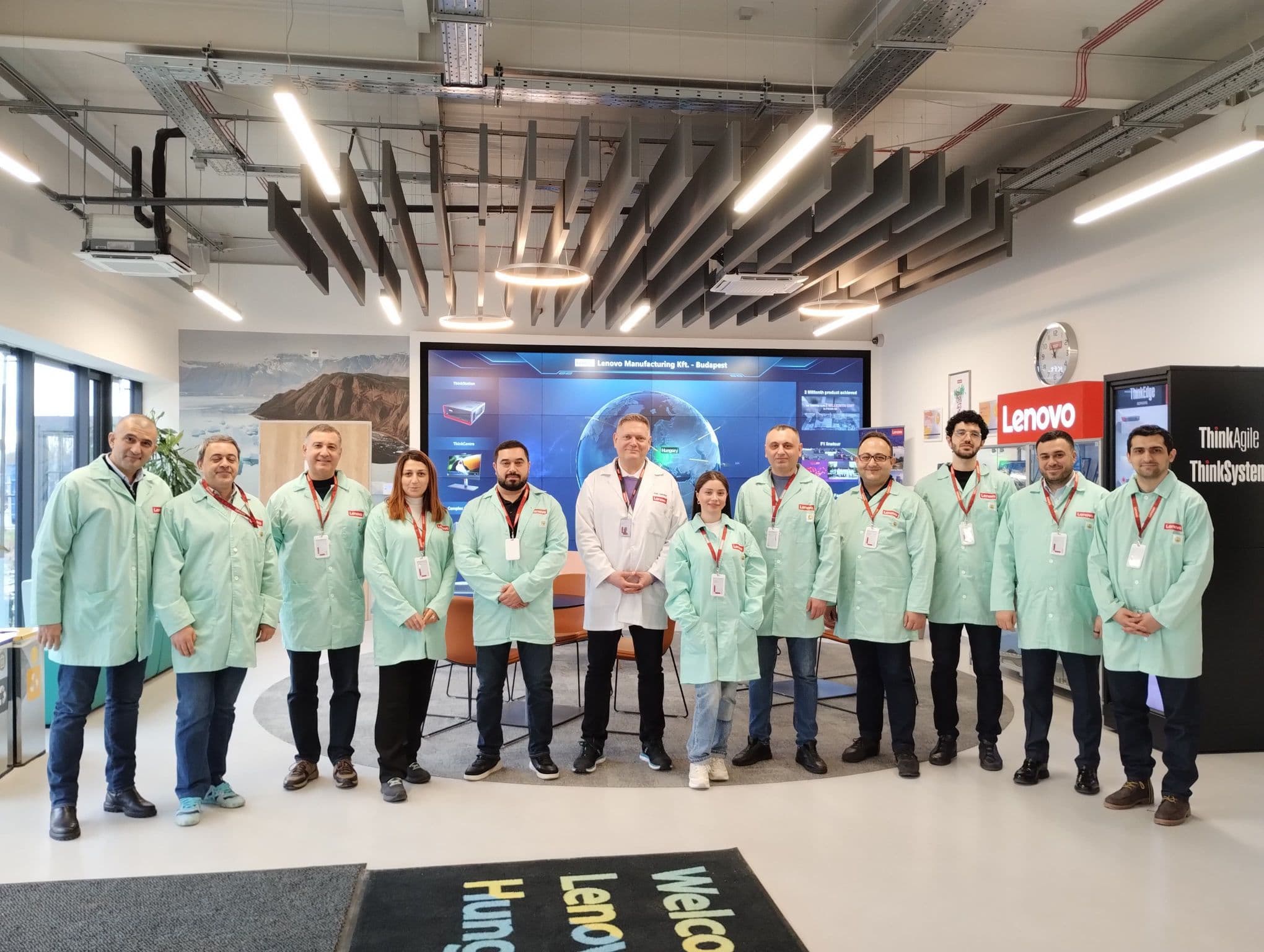 Bestcomp Group komandası Lenovo-nun Budapeştdə yerləşən İnnovasiya Mərkəzini ziyarət etmişdir